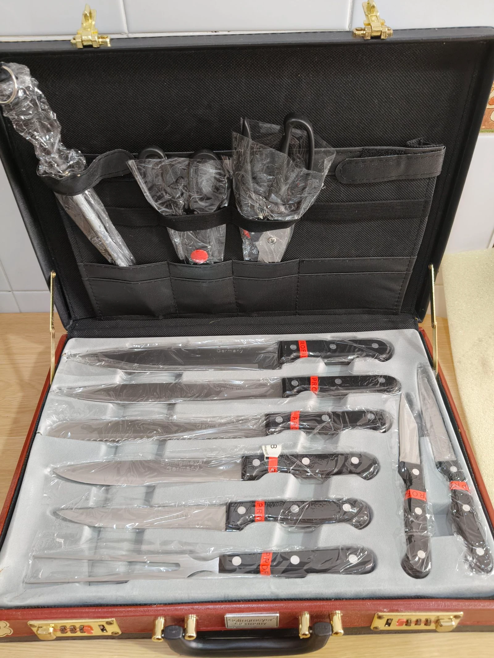 24-piece professional stainless steel set with new case – photo 5